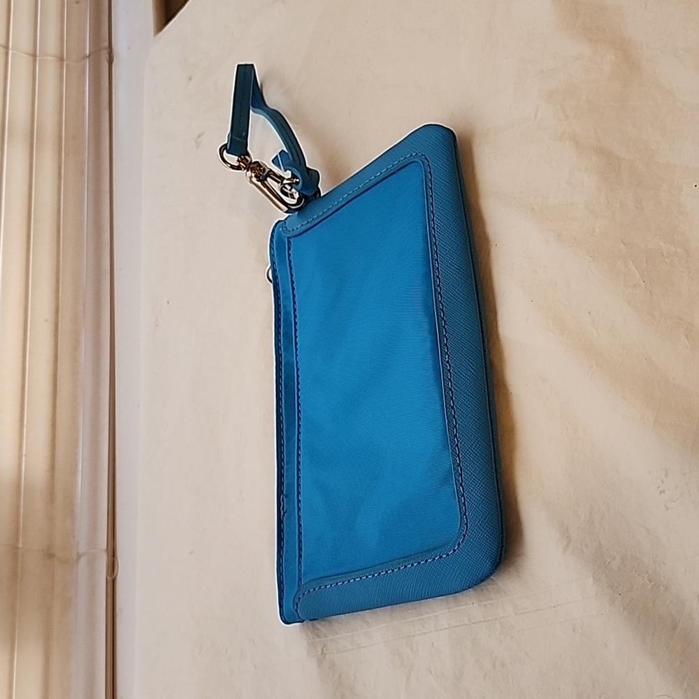 WRISTLET